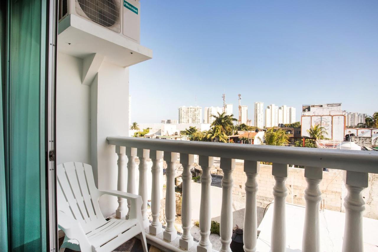 Capital O Cancun Ocean View, Cancun Luaran gambar A balcony